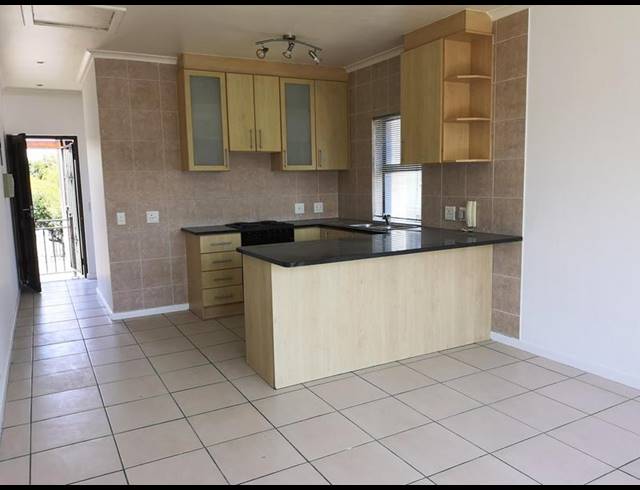 2 BEDROOM PROPERTY TO RENT IN TABLE VIEW